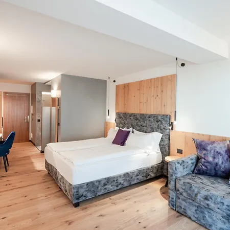Nele Aparthotel Ziano di Fiemme