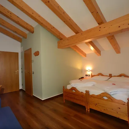 Nele Aparthotel Ziano di Fiemme