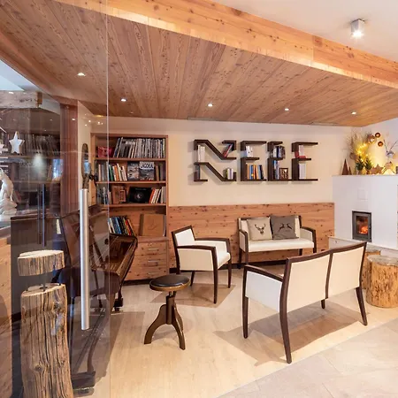 Nele Aparthotel 3*